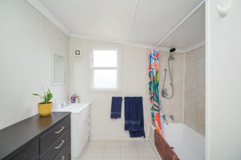 Photo of property in 124 Pomona Street, Strathern, Invercargill, 9812