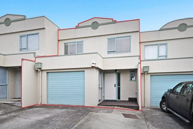 Photo of property in 6/351 West Coast Road, Glen Eden, Auckland, 0602