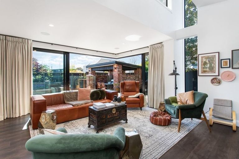 Photo of property in 16 Fendalton Road, Fendalton, Christchurch, 8014