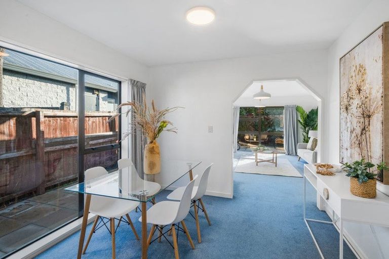 Photo of property in 2/2 Wakelin Place, Redwood, Christchurch, 8051