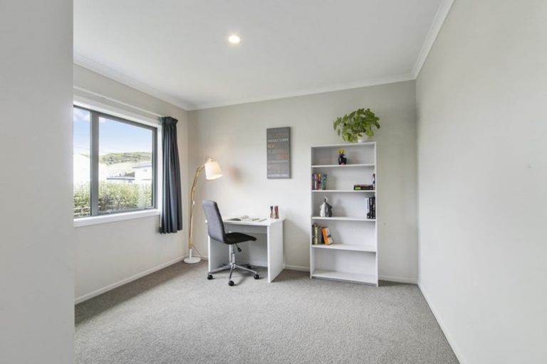 Photo of property in 14 Reubens Farm Lane, Taita, Lower Hutt, 5011