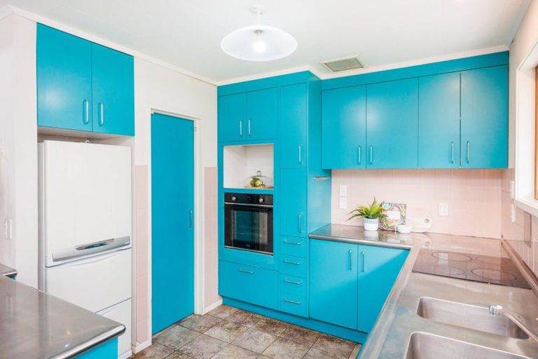 Photo of property in 17 Chilton Grove, Hokowhitu, Palmerston North, 4410