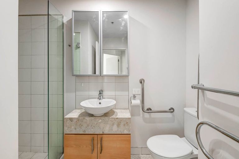 Photo of property in 703/11 Tamariki Avenue, Kelston, Auckland, 0602