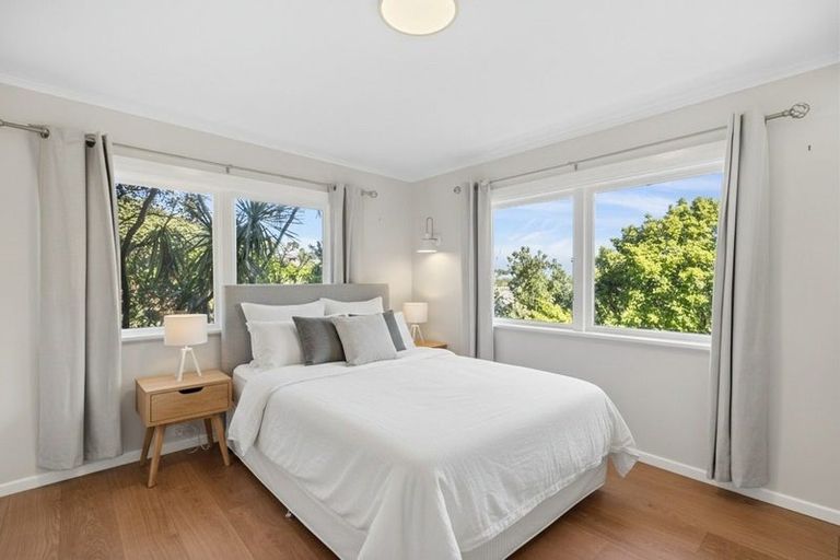 Photo of property in 10 Greenview Way, Miramar, Wellington, 6022