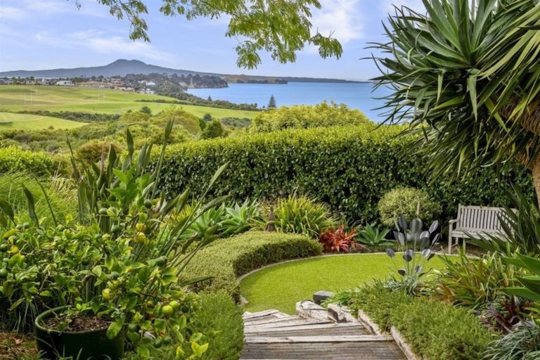 Photo of property in 50 Charles Dickens Drive, Mellons Bay, Auckland, 2014