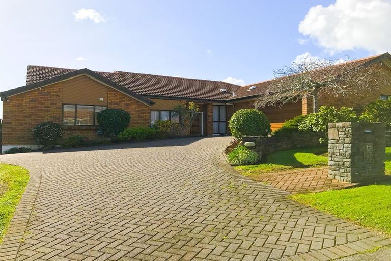 Photo of property in 56 Oliver Road, Eastern Beach, Auckland, 2012