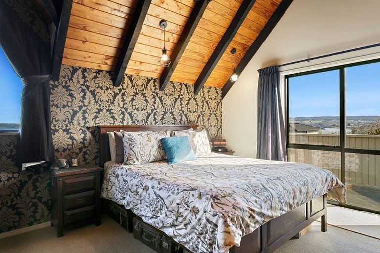 Photo of property in 12 Harvey Street, Waipahihi, Taupo, 3330