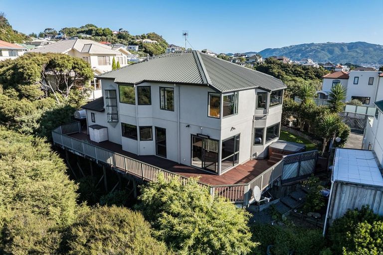 Photo of property in 8 Glengavel Grove, Papakowhai, Porirua, 5024