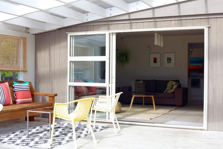 Photo of property in 95 Konini Road, Titirangi, Auckland, 0604