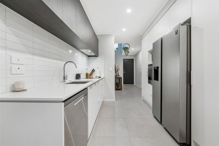 Photo of property in 17 Richard Petterd Way, Swanson, Auckland, 0614