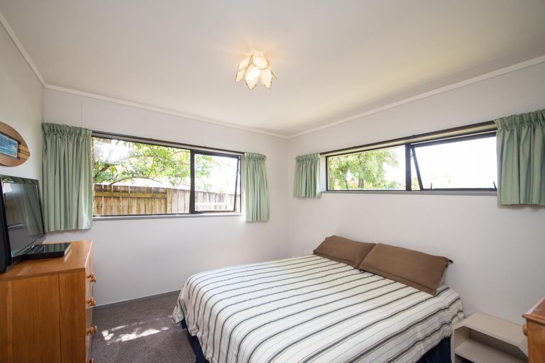 Photo of property in 15 Ashburn Lane, Awapuni, Palmerston North, 4412