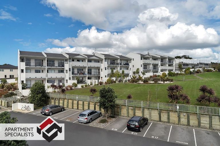 Photo of property in 7e/60 Masons Road, Oteha, Auckland, 0632