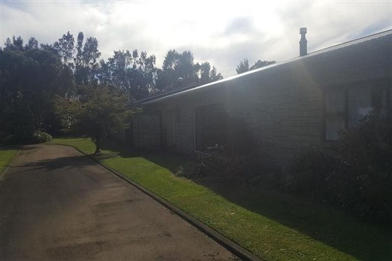 Photo of property in 28 Beach Road, Omata, New Plymouth, 4374