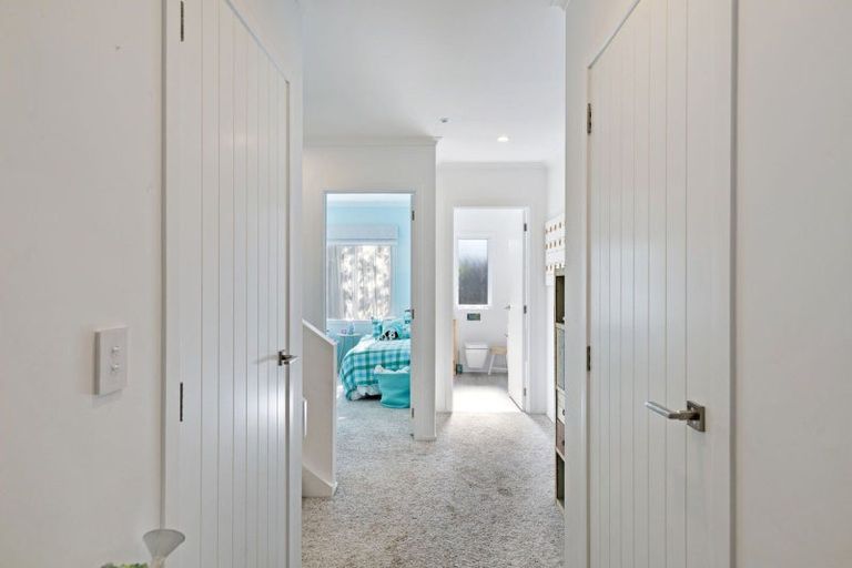 Photo of property in 51 Coutts Way, Fitzherbert, Palmerston North, 4410