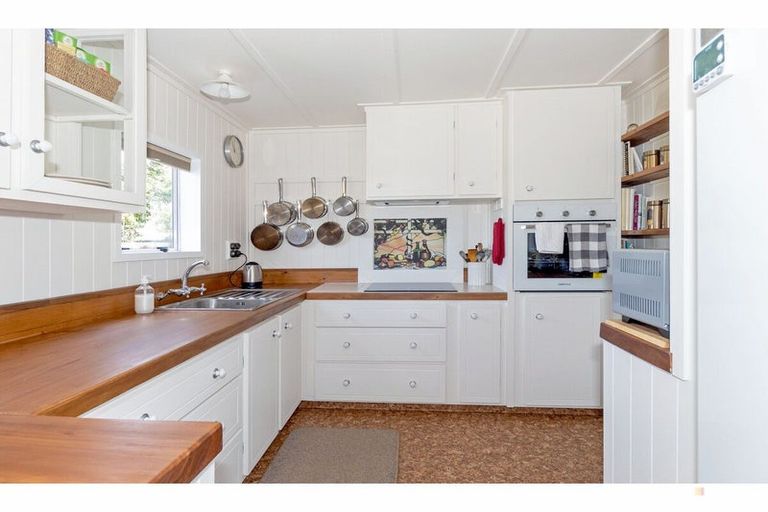 Photo of property in 2 Point Bush Road, Waimate, 7924