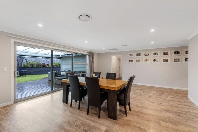 Photo of property in 1 Waimarama Court, Roslyn, Palmerston North, 4414
