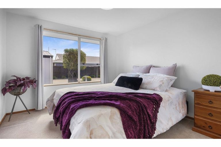 Photo of property in 1/48 Shannon Place, Belfast, Christchurch, 8051