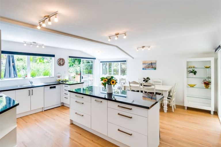 Photo of property in 18a Priestley Road, Bluff Hill, Napier, 4110