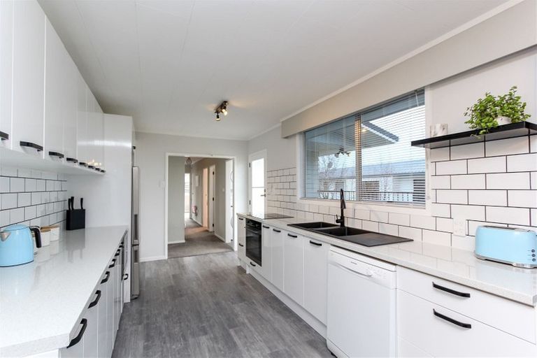 Photo of property in 3 Erica Place, Bell Block, New Plymouth, 4312