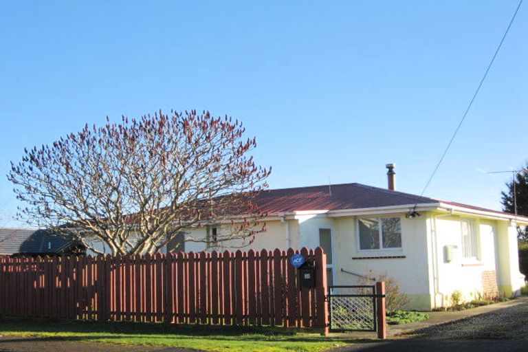 Photo of property in 28 Anne Street, Winton, 9720