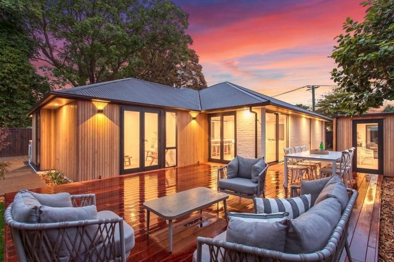 Photo of property in 35 Tui Street, Fendalton, Christchurch, 8041