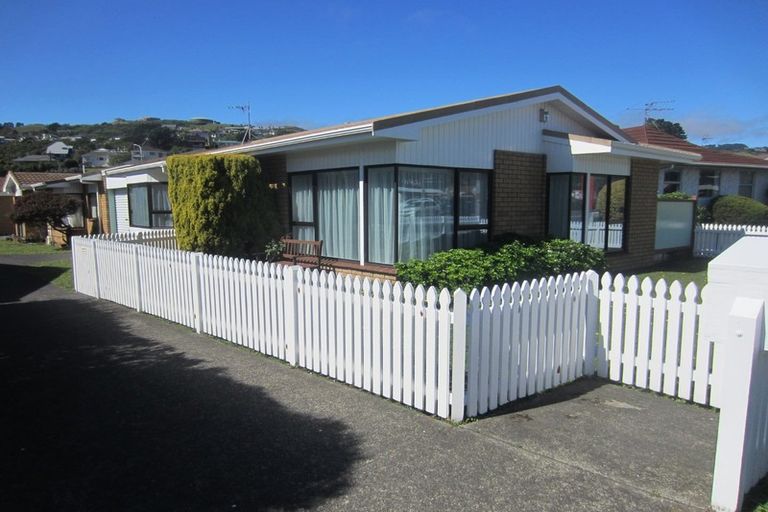 Photo of property in 48a Oxford Street, Tawa, Wellington, 5028