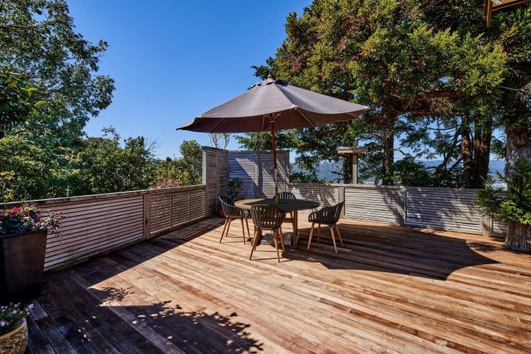 Photo of property in 63 Maungaraki Road, Korokoro, Lower Hutt, 5012