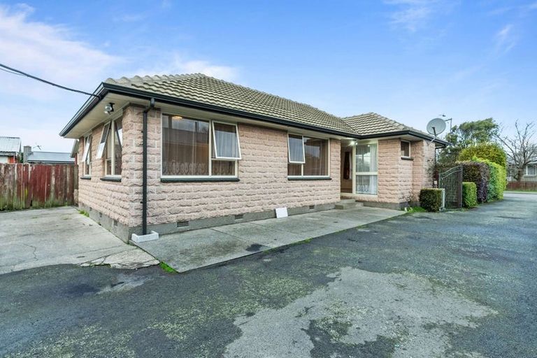 Photo of property in 14 Camelia Place, Islington, Christchurch, 8042