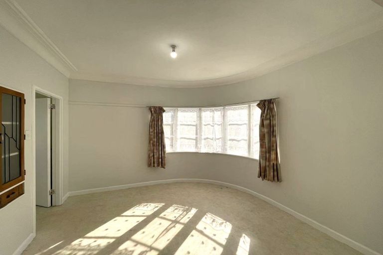 Photo of property in 3 Hayr Road, Three Kings, Auckland, 1042
