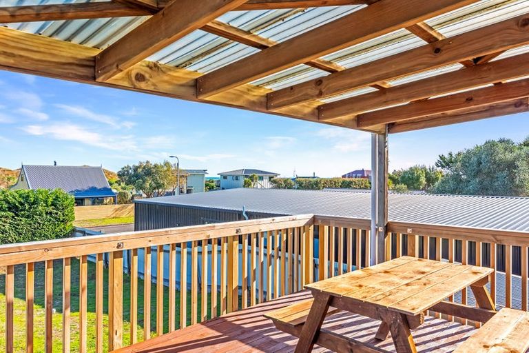 Photo of property in 3 James Street, Waikawa Beach, Manakau, 5573