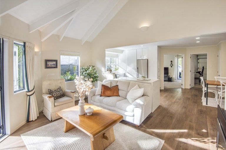 Photo of property in 24 Niccol Avenue, Narrow Neck, Auckland, 0624