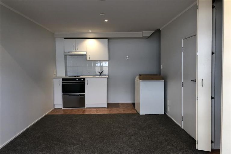 Photo of property in 3a/30 Westward Ho, Glen Eden, Auckland, 0602