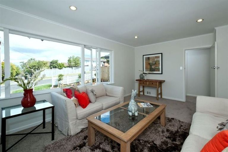 Photo of property in 16 Hauraki Crescent, Pinehill, Auckland, 0632