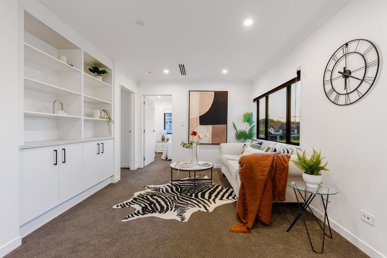 Photo of property in 39 Davey Crescent, Orewa, 0931