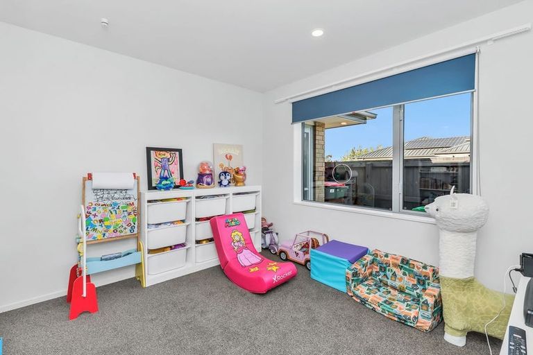 Photo of property in 5 Fountain Place, Rolleston, 7614