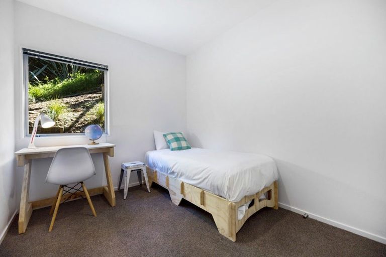 Photo of property in 14a Mckerrow Place, Sunshine Bay, Queenstown, 9300