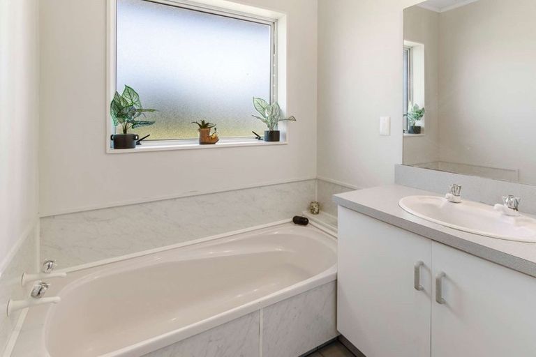 Photo of property in 30 Francis Drive, Katikati, 3129