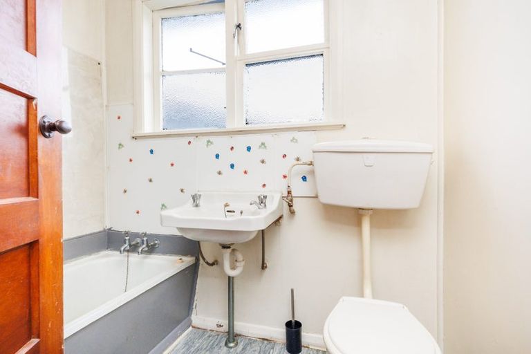 Photo of property in 6 Lambert Street, Marton, 4710