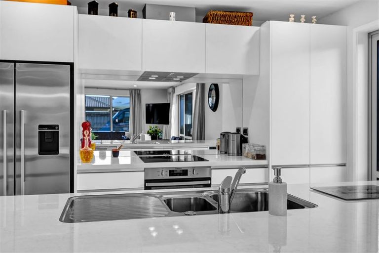 Photo of property in 15 Keene Drive, Bell Block, New Plymouth, 4312