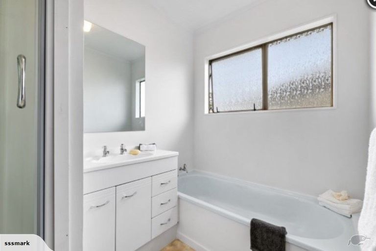 Photo of property in 47a Hatton Road, Orewa, 0931