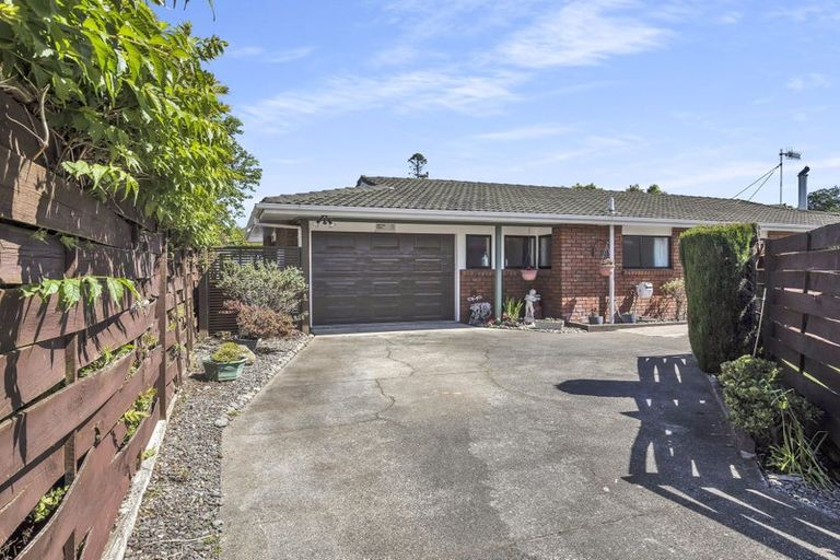 Photo of property in 21a Rosebank Grove, Waikanae, 5036