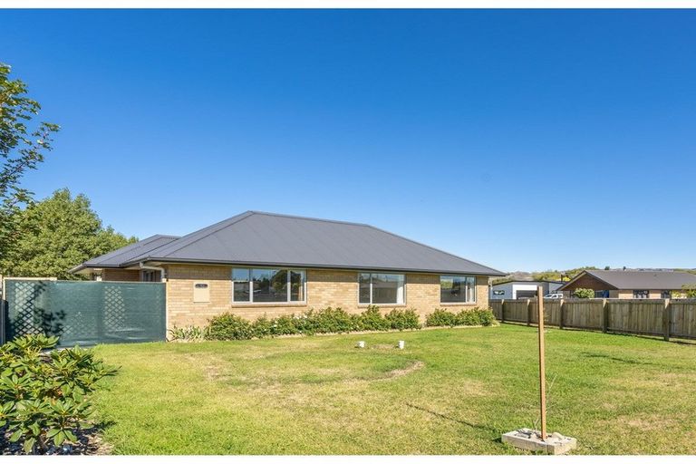 Photo of property in 2 Half Time Close, Omakau, 9376