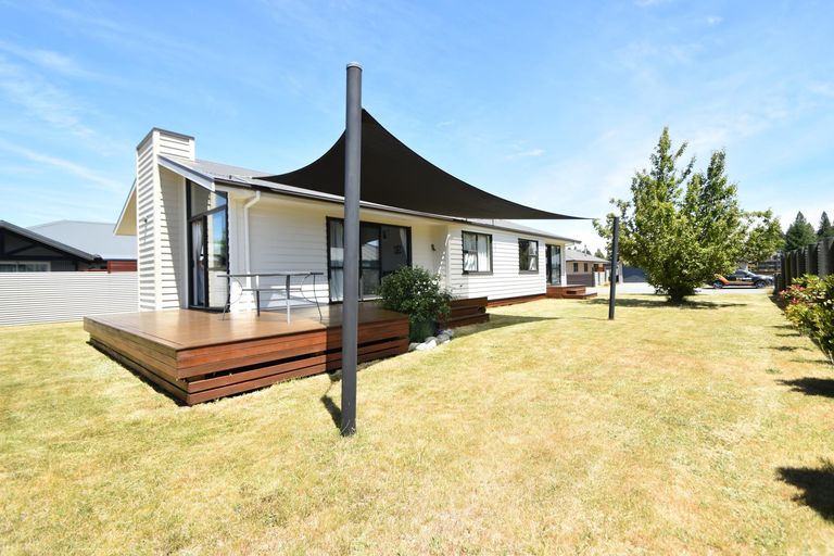 Photo of property in 22 Rhoboro Road, Twizel, 7901