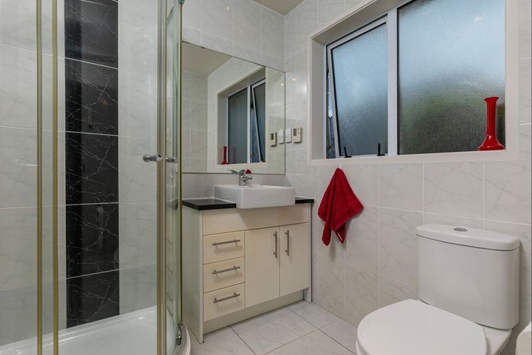 Photo of property in 39 Northbrook Close, Greenhithe, Auckland, 0632