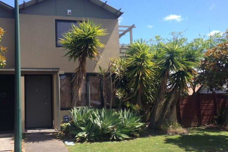 Photo of property in 5 Haven Drive, East Tamaki, Auckland, 2013