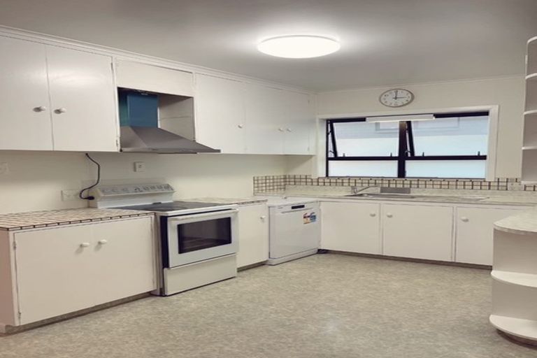 Photo of property in 2/104 Forrest Hill Road, Forrest Hill, Auckland, 0620