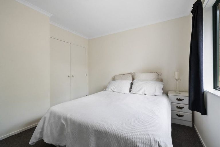 Photo of property in 71 Hillcrest Drive, Kelvin Grove, Palmerston North, 4414