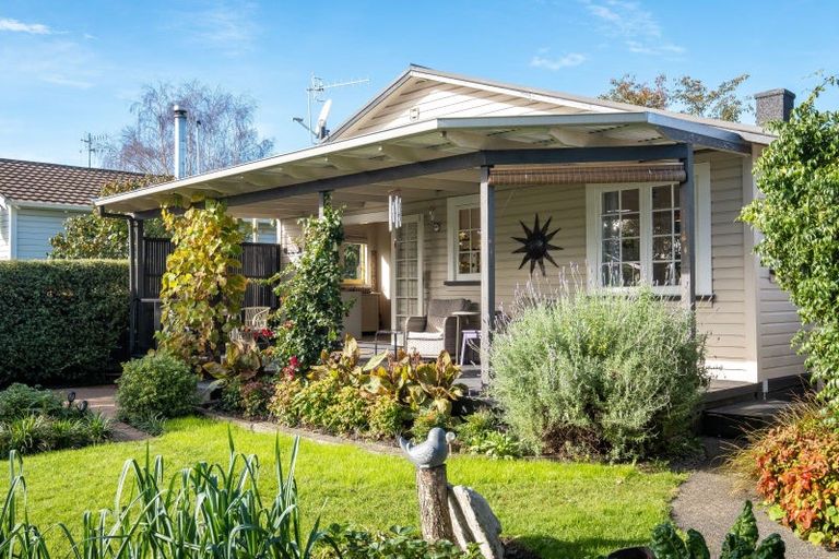 Photo of property in 900 Caroline Road, Mayfair, Hastings, 4122