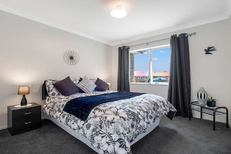 Photo of property in 22 Waitoa Street, Waiuku, 2123