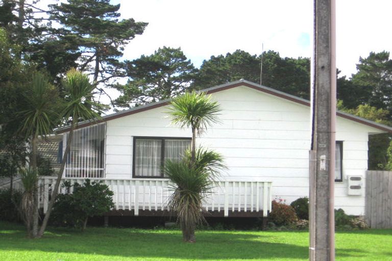 Photo of property in 158 Bruce Mclaren Road, Henderson, Auckland, 0612